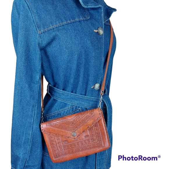 Handmade genuine leather tooled small crossbody crafted purse - Picture 1 of 8